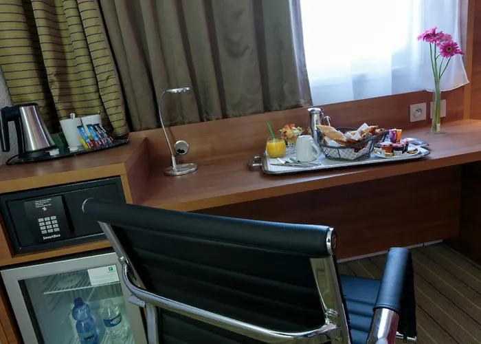 מלון Ferrand Centre By Ihg 4*