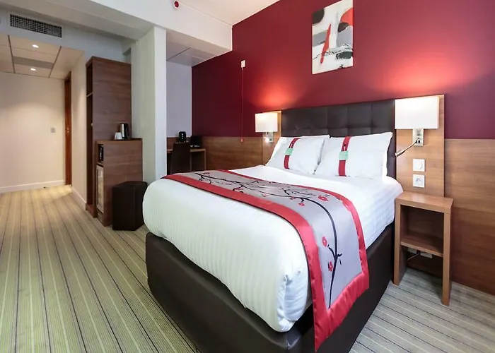 Hotel Ferrand Centre By Ihg 4*